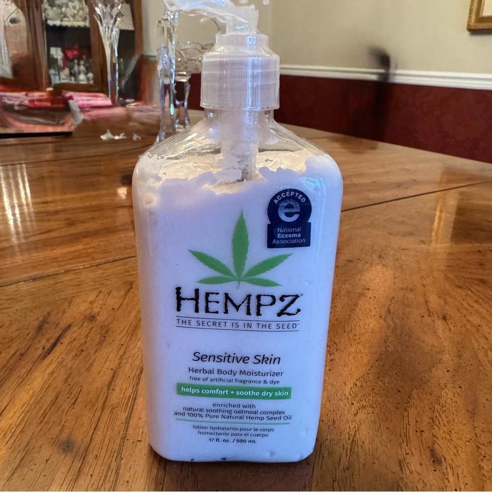 Hempz Sensitive Skin Herbal Moisturizer 17oz